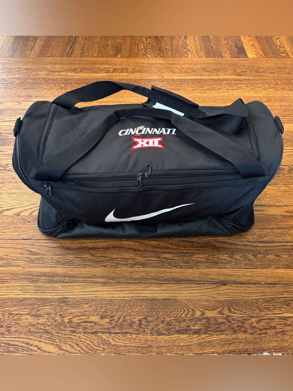 UNIVERSITY OF CINCINNATI BEARCATS TEAM ISSUED AUTHENTIC black Nike team duffle b